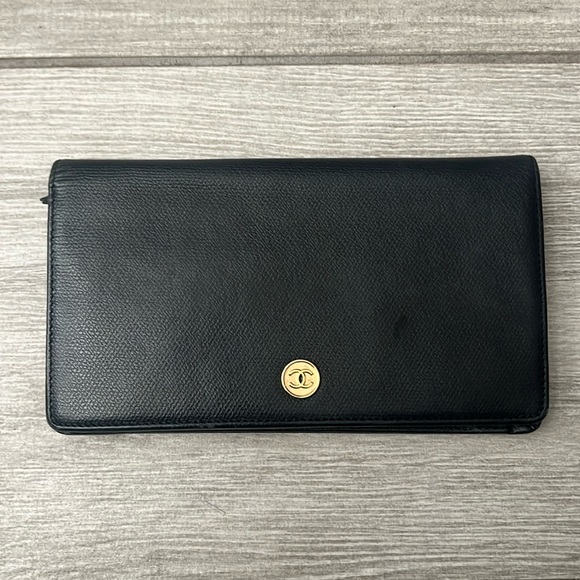 Chanel CC Button Black Leather Bifold Wallet EUC - Picture 1 of 13